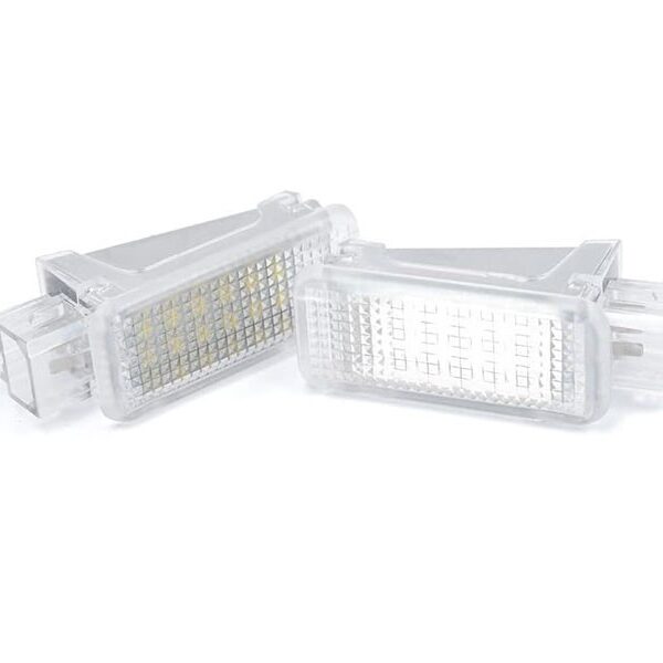 Комплект бели LED плафони за интериор на Audi A1, A3, A4, A5, A6, A7, A8, R8, TT, Q5, Q7, ляв и десен