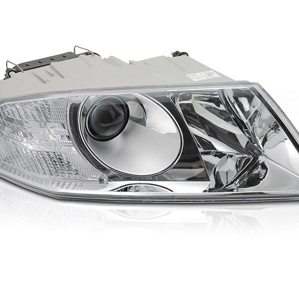 Десен ксенонов фар за Skoda Octavia Liftback, комби 2004-2008 с хром основа