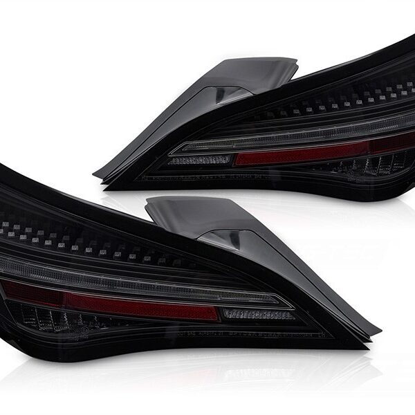 Комплект тунинг LED стопове за Mercedes CLA C117 2013-2016 с черна опушена основа и динамичен мигач, за модела оборудван с халогенни стопове, ляв и десен