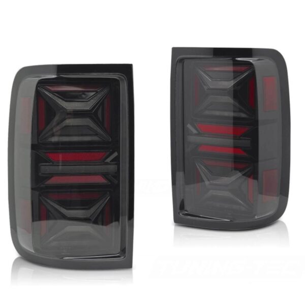 Комплект тунинг LED стопове за Volkswagen Amarok 2009-2020 с динамичен мигач, опушени, ляв и десен