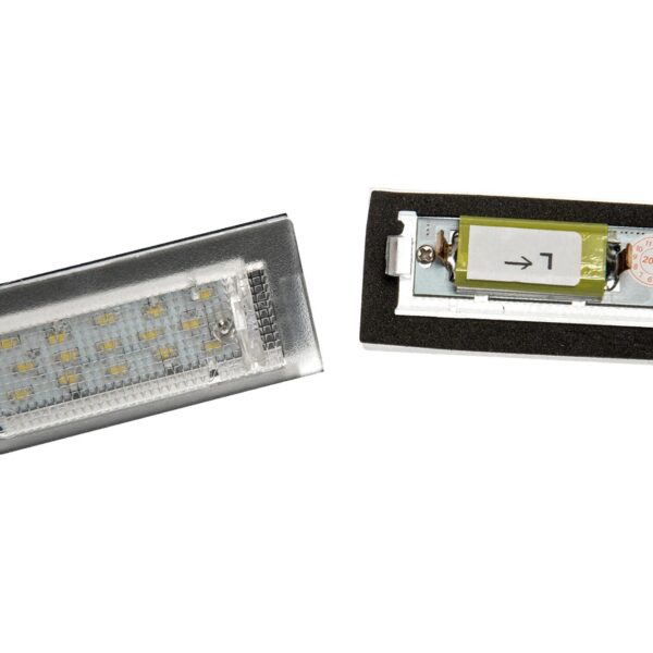 Комплект LED плафони за регистрационен номер на BMW серия 5 E39 комби 1996-2003, ляв и десен